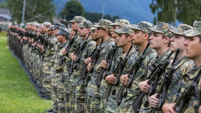 Soldaten mit Gewehr