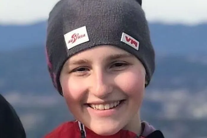 Kategorie: Junge Talente. Elina Stary, St. Georgener Paraskirennläuferin zählt zu den größten rotweiß-roten Nachwuchstalenten. Das junge Mädchen verfügt nur mehr über zwei Prozent Sehkraft. Stimmen Sie hier ab!