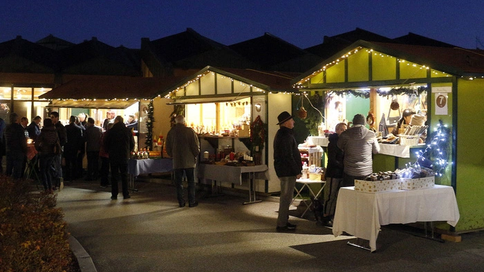 Der Vorplatz der Therme bietet alljährlich im Advent ein wunderbares Ambiente...