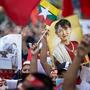 Aung San Suu Kyi | Seit dem Putsch gegen die demokratisch gewählte Regierung unter Führung der Nobelpreisträgerin Aung San Suu Kyi 2021 wächst der Widerstand gegen die Generäle. Im Oktober vergangenen Jahres verlor die Armee die Kontrolle über wichtige Gebiete in der Nähe der Grenzen zu Indien und China an eine lose Koalition von Widerstandskräften.