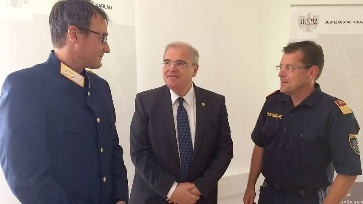 Generaldirektor Erich Mayer, Minister Brandstetter und Gerhard Derler, stellvertretender Anstaltsleiter