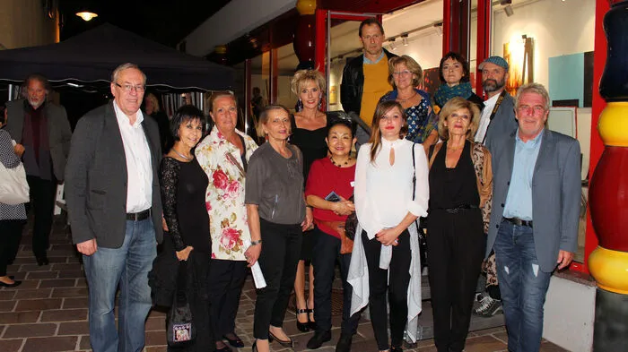 Im Rahmen des dritten Internationalen Künstlersymposium präsentieren die Künstler Andreia Cismasiu, Joelle Claudel-Gandouin, Maja Frankovic, Becky Guttin, Constantin Radu Ilea, Tina Konec, Ahlam Lemseffer, Shin-Hye Park, Lucka Sparovec, Magda Uchmann, Felix Brunner und Christine Kertz ihre Arbeiten, die während der kreativen Woche entstanden, in der Galerie am Schlossbergtor.