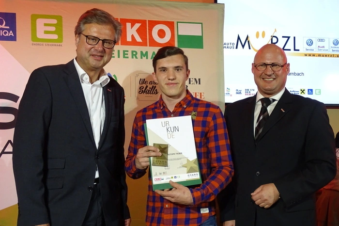 Übergeben wurden die Ehrungen von WKO-Regionalstellenobmann Peter Sükar und dem Direktor der WKO Steiermark, Karl-Heinz Dernoscheg.