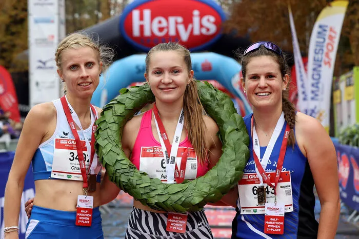 Halbmarathon, Frauen:  Mariia Radko (UKR) 1:18:55 Charleen Michaelis (GER) 1:23:55 Julia Kuen (ITA) 1:24:06 