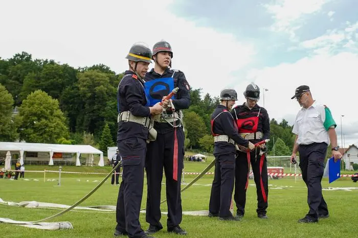 Hunderte Feuerwehrmänner und -frauen aus dem BFV Feldbach sowie Gästegruppen aus den umliegenden Bereichsfeuerwehrverbänden versuchten, bei der Veranstaltung den Löschangriff und den Staffellauf in der schnellstmöglichen Zeit und möglichst fehlerfrei zu absolvieren.