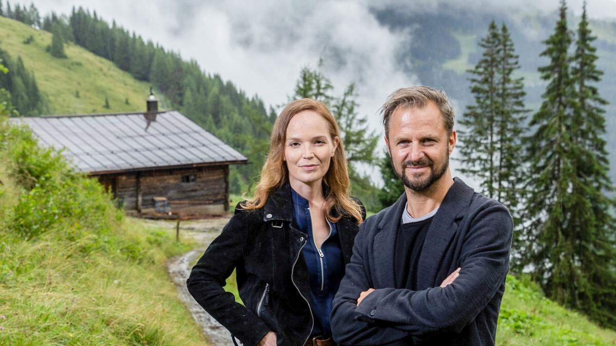 Julia Koch (Franziska Conte) und Philipp Hochmair (Lukas Geier) sind am Samstag in „Der Geier“ in ORF 2 zu sehen 