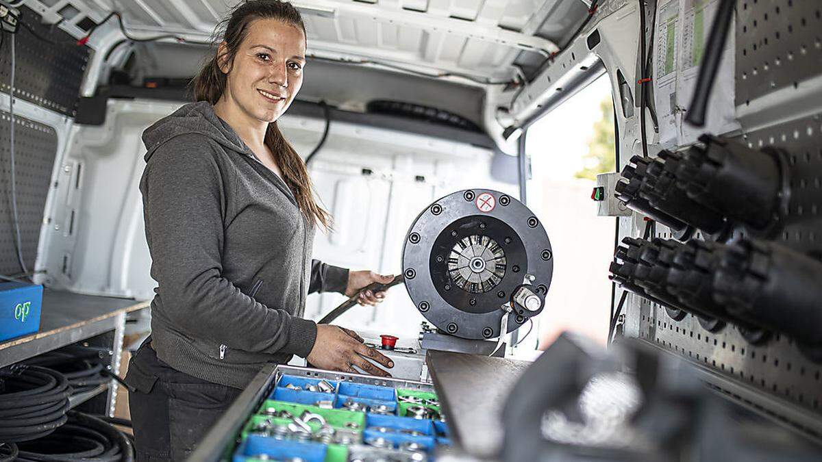 Simona Perack ist Servicetechnikerin für Hydraulik und als solche die einzige Frau in Kärnten 