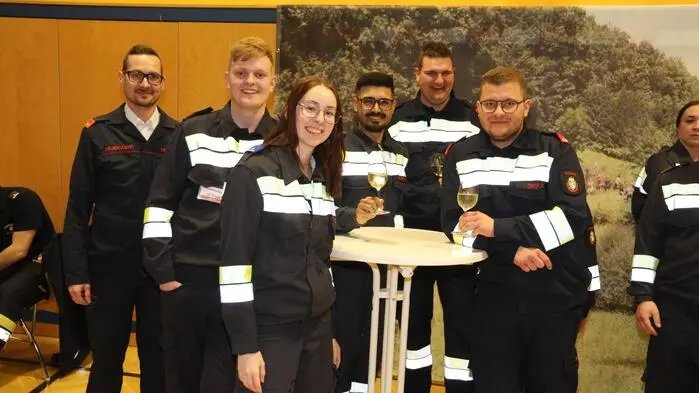 Kürzlich absolvierten Feuerwehrmitglieder aus den drei Bereichsfeuerwehrverbänden Feldbach, Radkersburg und Fürstenfeld in der Volksschule Unterlamm die Sanitätsleistungsprüfung