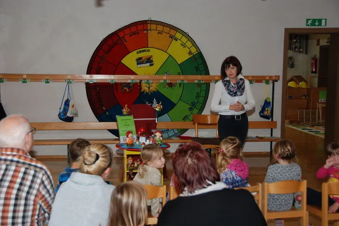 Mit dem Erlebnistag zum Thema "Literatur trifft Biologie" beendete der Kindergarten Rosental das zweijährige Sparkling-Science Projekt "Obst&Baum" und leitete das Projetk "Gesunder Kindergarten" ein.