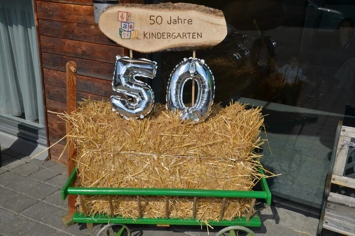 Bürgermeisterin Cäcilia Spreitzer dankte in ihrer Ansprache allen Verantwortungsträgern der Gemeinde, die vor 50 Jahren die Notwendigkeit eines Kindergartens erkannten. Damals war Franz Autischer Bürgermeister. 