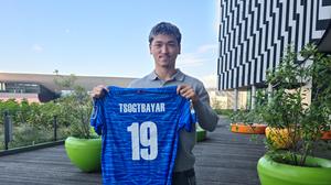 Tsogtbayar Batbayar mit seinem mongolischen Team-Trikot