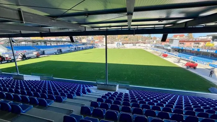 Am Samstag ist es soweit: 189 Tage nach dem letzten Heimspiel am 17. Mai 2025 läuft der TSV Hartberg am 22. November wieder zu Hause auf dem Platz auf. Die erste Bauphase in der Profertil-Arena ist abgeschlossen, das Stadion ist bundesliga-tauglich und den letzten echten Heimspielen vor der Winterpause steht nichts mehr im Wege.  