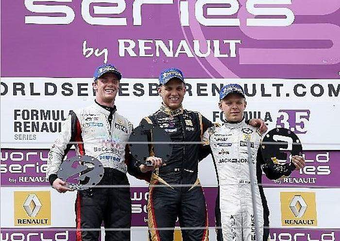 Marco Sörensen als Sieger in der Formel Renault