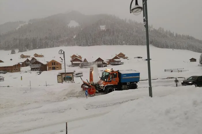 Hier aktuelle Bilder aus dem eingeschneiten Ort in der Obersteiermark