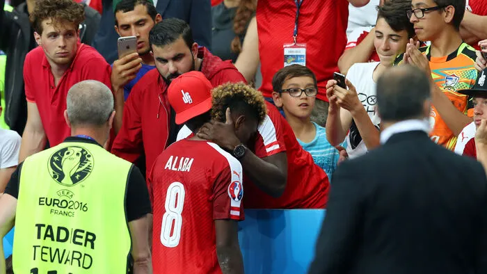Papa George musste nach dem EM-Aus David Alaba trösten