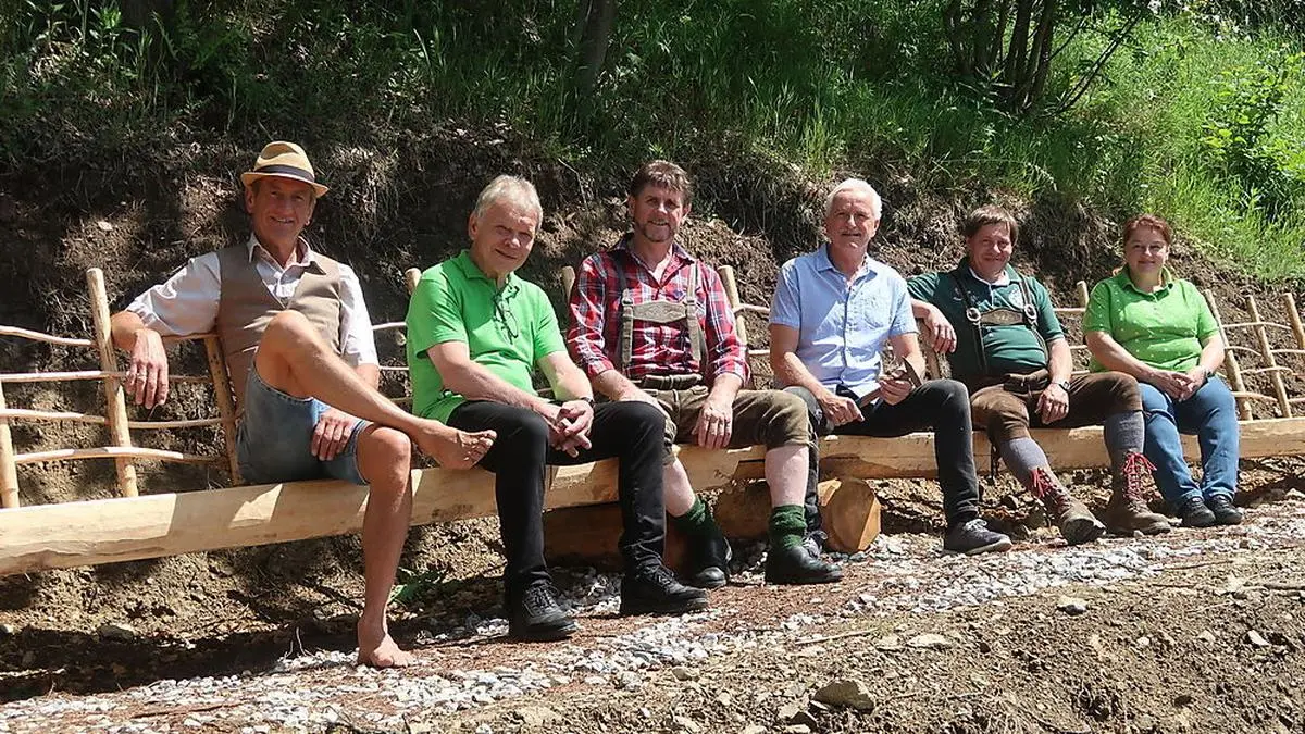 Das neue „Bankerl für alle“ wurde gleich ausprobiert