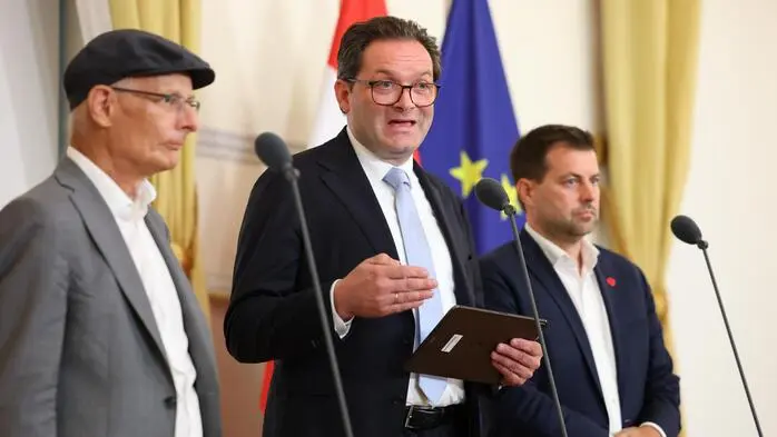 Sinnbild für den Frust unter Wirtschaftsvertretern: Finanzminister Marterbauer (SPÖ), Agrarminister Totschnig (ÖVP) und Umweltsprecher  Bernhard (Neos)