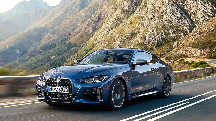 Was wurde nicht gewitzelt über die immer größer werdenden Nieren neuer BMW-Modelle. Fotoretuschen von Fahrzeugen der Bayern mit den charakteristischen Nieren, die die ganze Front einnehmen, drehten in sozialen Netzwerken schnell ihre Runden. Doch für das, was das neue 4er Coupé jetzt tatsächlich zwischen den Scheinwerfern trägt, reichte nicht einmal die kühnste Fantasie der Fangemeinde.