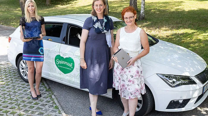 Manuela Gruber, Landesrätin Eibinger-Miedl und Susanna Fritz
