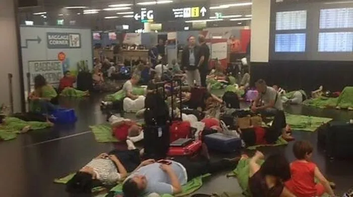 User posteten Fotos über die Lage am Flughafen