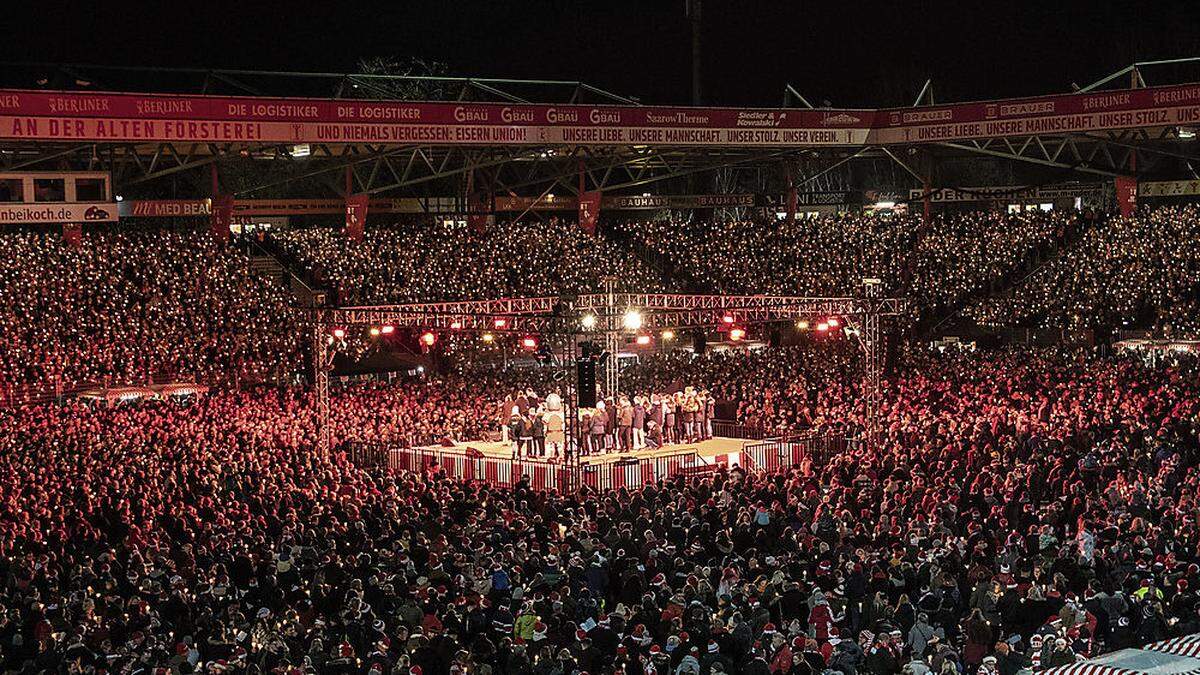 28.500 Fans kamen zum Weihnachtssingen