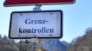 Die illegal eingereisten Syrer wurden bei einer Grenzkontrolle entdeckt (Sujetbild)