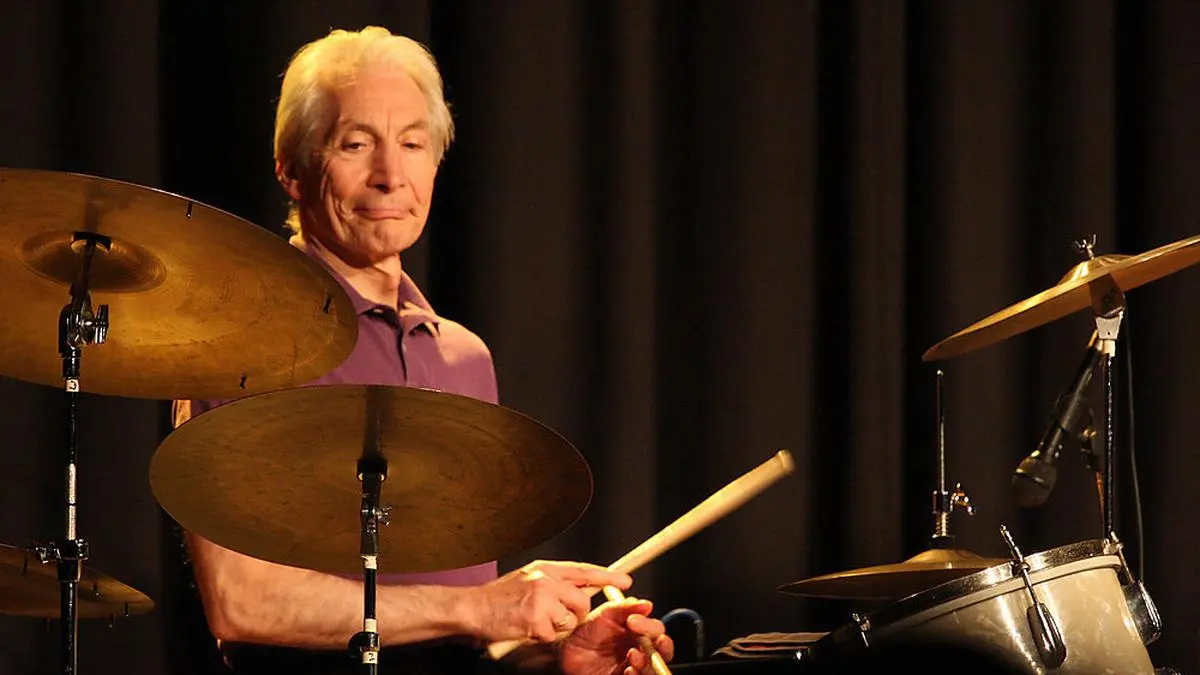 Ein Stoiker am Schlagzeug - Charlie Watts bei seinem Auftritt im Stadtsaaal