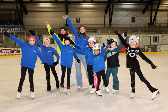 Der ESC RegYou Steindorf unter Silvia Ludwig und Ulrike Urschitz mit ihrem Team lud zum Tanz auf Eis.