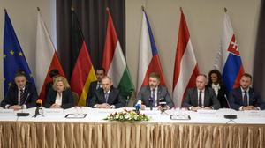 Bartosz Grodecki (Polen), Nancy Faeser (Deutschland), Sandor Pinter (Ungarn), Vit Rakusan (Tschechien) und Gerhard Karner (Österreich) in Szeged | Die Innenminister von links: Bartosz Grodecki (Polen), Nancy Faeser (Deutschland), Sandor Pinter (Ungarn), Vit Rakusan (Tschechien) und Gerhard Karner (Österreich) in Szeged