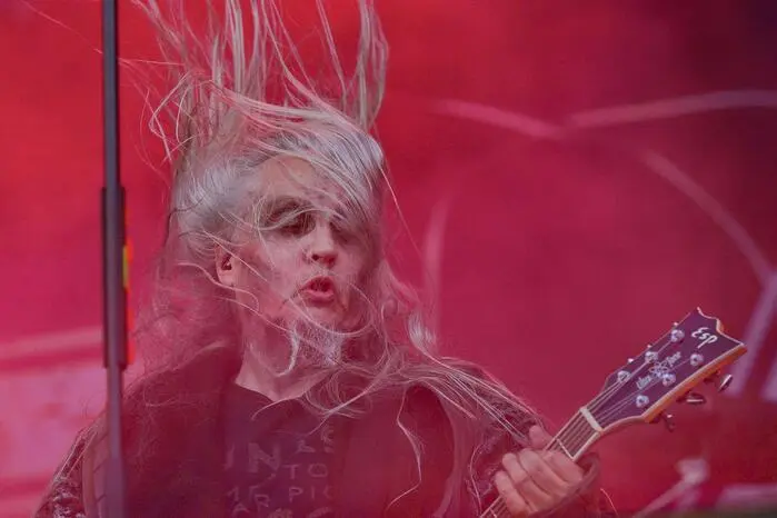 Die späteren Acts wie „Bleed from Within“, „Pain“ und Headliner „In Flames“ brachten die Menge zum Beben.