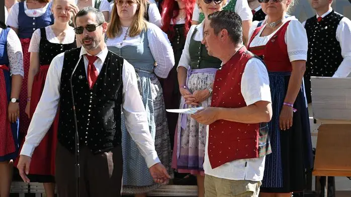 Das Programm wurde durch den Moderator Otto Hoffmann begleitet. 