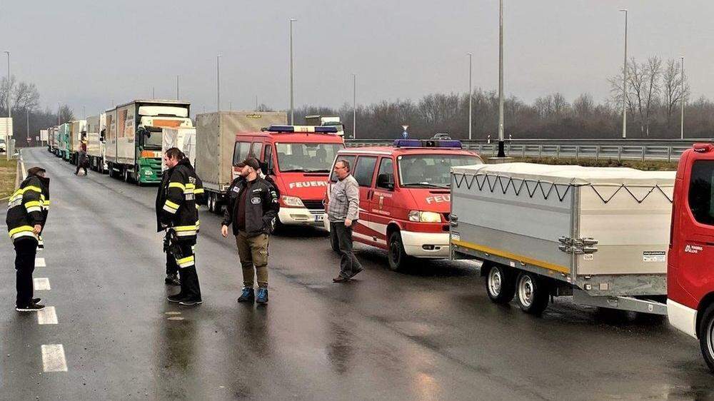 Zehn Lkw und sieben Busse mit Anhänger fuhren nach Kroatien