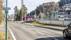 Eine Straße | Hier, nahe des Bahnhofes Faak am See, kam es zu der Tragödie