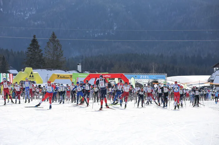 Der Massenstart der Teilnehmer über 10, 25 und 50 km in freier Technik.