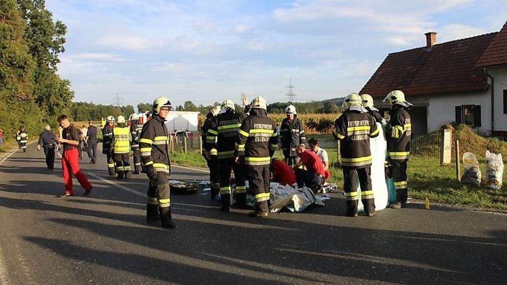 Die Feuerwehren Kaindorf und Ebersdorf waren beim Unfall im Einsatz