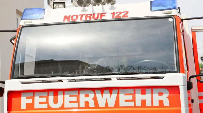 Zwei Feuerwehren rückten zu einem Brand bei einem Geschäft in Villach aus (Archivfoto)