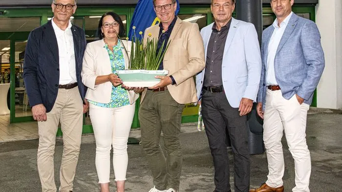 Mit einer großen Feier und unter Teilnahme vieler Mitarbeiterinnen und Mitarbeiter sowie Kunden und Vertretern aus Wirtschaft und Politik wurde der im Jahr 1997 eröffnete AGM-Markt Hartberg nun METRO Hartberg.