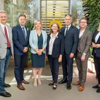 Die neue Grazer Stadtregierung: Manfred Eber, René Apfelknab, Judith Schwentner, Elke Kahr, Kurt Hohensinner, Robert Krotzer, Claudia Unger