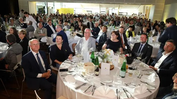 Mit rund 500 Gästen feierte die Raiffeisenbank Region Feldbach im Zentrum Feldbach ihr 125-jähriges Bestehen