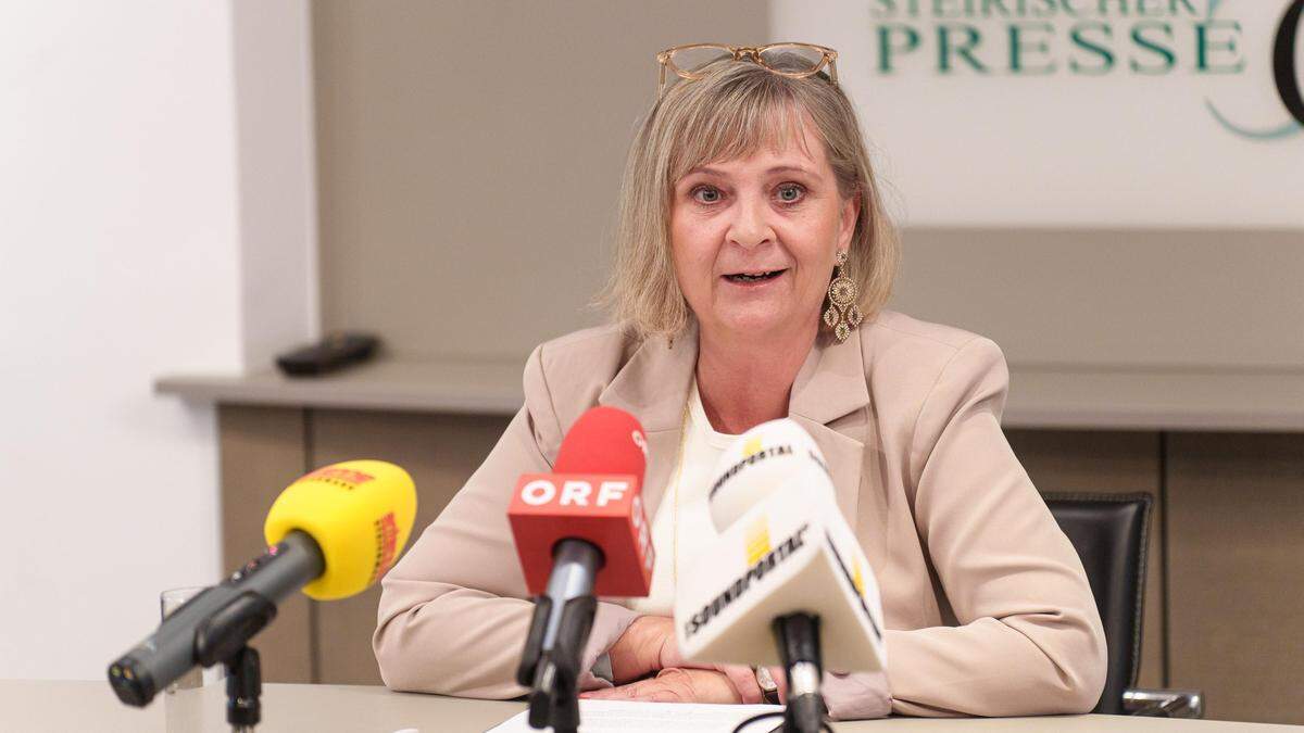 Claudia Klimt-Weithaler (KPÖ) gab bekannt, den Parteichefposten zurückzulegen. Spitzenkandidatin wolle sie aber werden. 