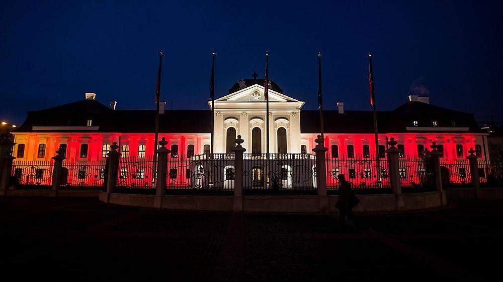 Symbolisch in rot-weiß-rot: der Präsidentenpalast in Bratislava
