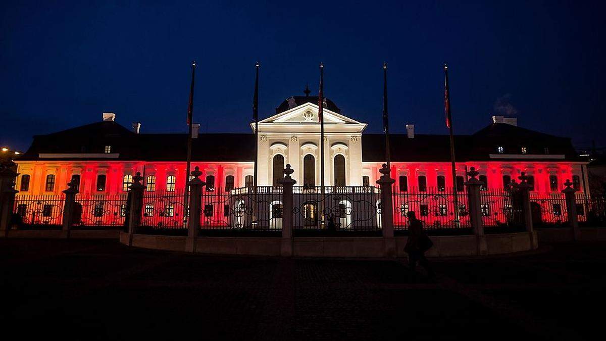 Symbolisch in rot-weiß-rot: der Präsidentenpalast in Bratislava