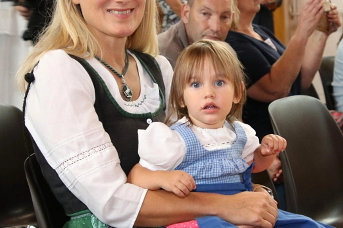 Zweite Plätze erreichten Jakob Kräftner / Verena Pecenik, Lukas Deutschmann / Antonia Kiegerl, Nick Taschwer / Lucie Taschwer (alle Voitsberg) Alexander Fandl / Livia Strauss (Köflach) sowie Raphael David Wölfing / Kim Marie Heinzmann (TSC Ligist).