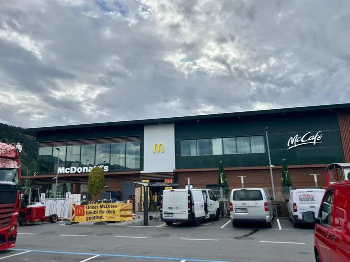 Um fast zwei Millionen Euro wird der McDonald‘s-Standort in Spittal in der Villacher Straße umgebaut