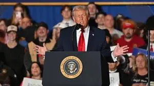 December 9, 2025, Mt. Pocono, Pennsylvania, United States: President Donald Trump speaks to an audience at Mt Airy Casino. Mt. Pocono United States - ZUMAs197 20251209_aaa_s197_315 Copyright: xAimeexDilgerx
