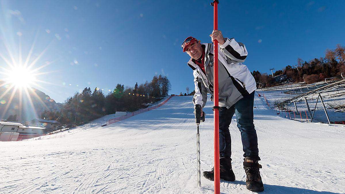 Siegfried Vergeiner ist Rennleiter und kümmert sich um Piste und Aufbauarbeiten. Ohne ihn, geht nichts