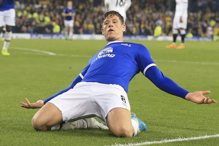 geht an den FC Everton. Der Klub aus Liverpool hat den Marktwert im Vergleichszeitraum genau gehalten. Markenwert: 457Millionen Euro