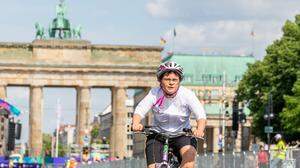 Mit dem Brandenburger Tor im Rücken raste Agnes Zenz aus der Oststeiermark ins Ziel