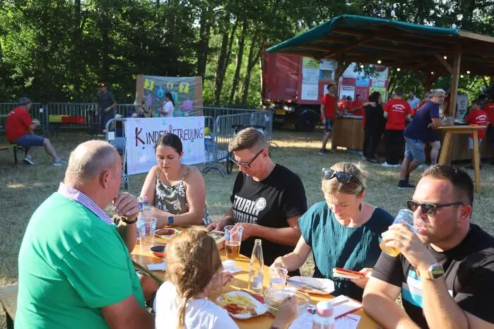 Von diesem Augenblick an wurde aus dem Waldfest das Gungerlfest