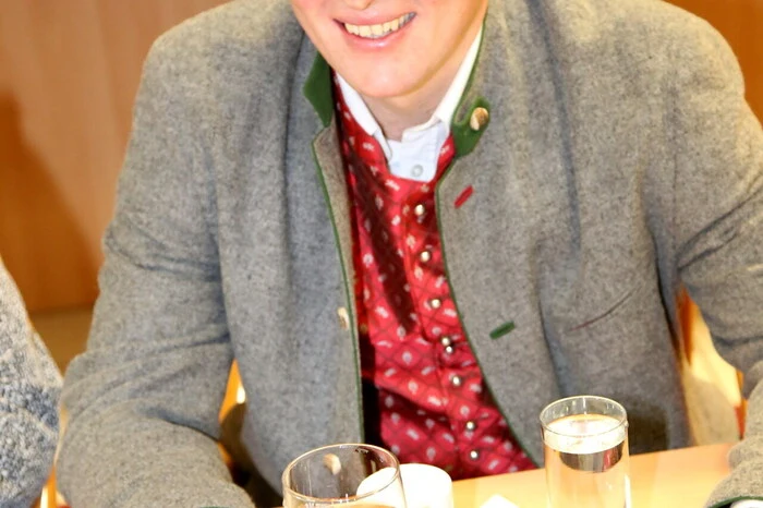 Unter den zahlreichen Besuchern sah man unter anderen die Bürgermeister Franz Sabitzer (Weitensfeld)... 